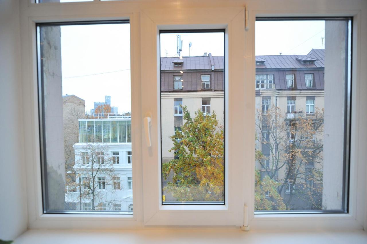 Central Comfort At Hanzas Residence, Stay Near Cafes, Bars, Museums & Esplanade Riga Bagian luar foto