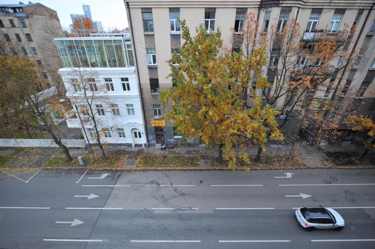 Central Comfort At Hanzas Residence, Stay Near Cafes, Bars, Museums & Esplanade Riga Bagian luar foto