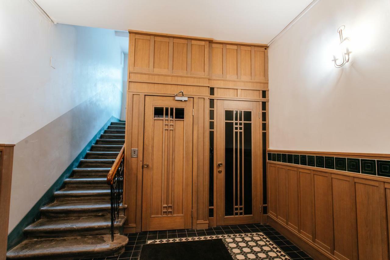 Central Comfort At Hanzas Residence, Stay Near Cafes, Bars, Museums & Esplanade Riga Bagian luar foto