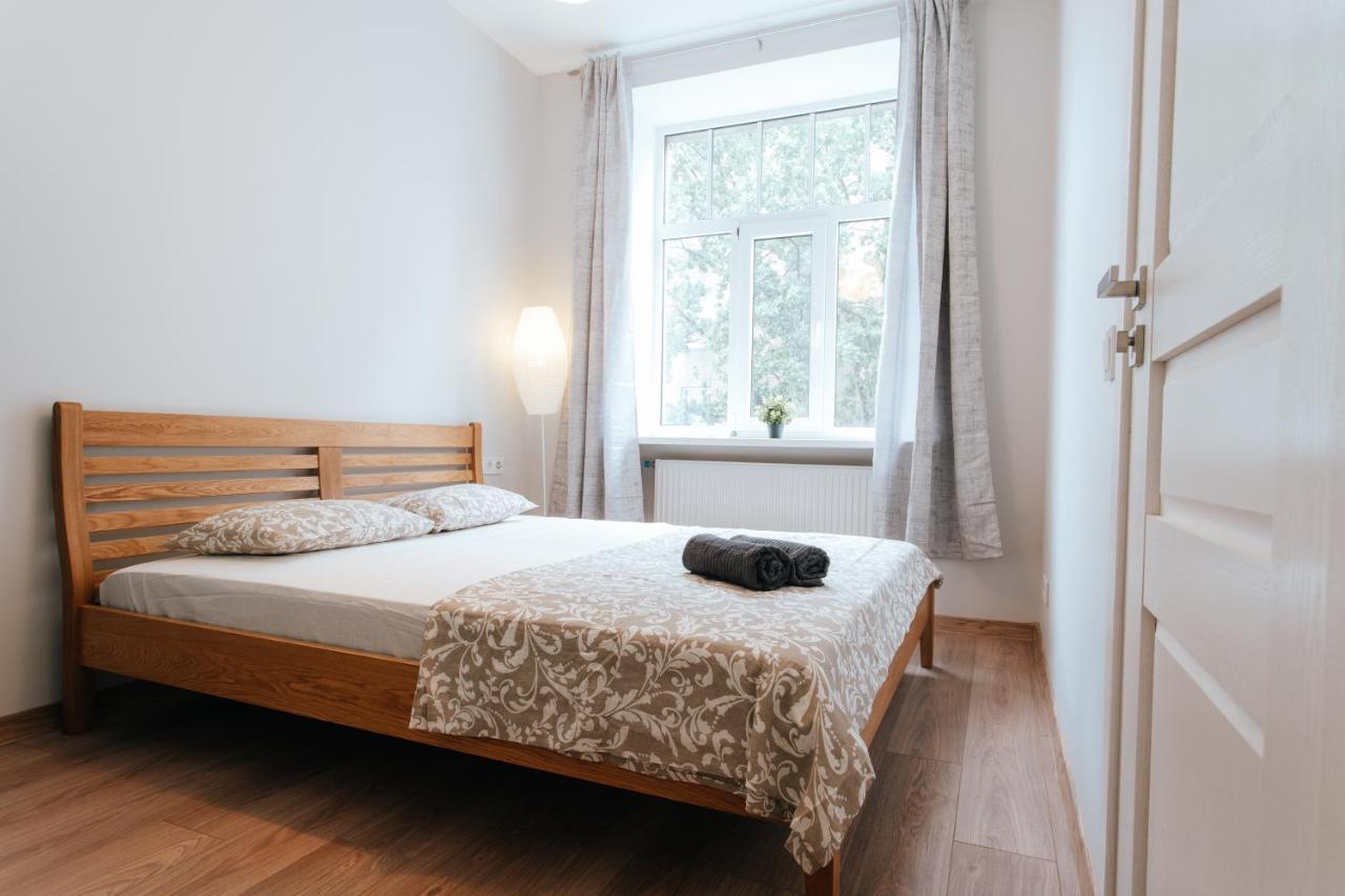 Central Comfort At Hanzas Residence, Stay Near Cafes, Bars, Museums & Esplanade Riga Bagian luar foto